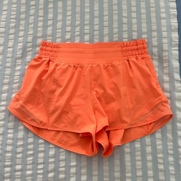 Lululemon Hotty Hots HR 2.5”, Size 6 Orange Soda - Picture 1 of 4